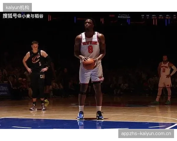 米切尔在G2中遭遇严防，尼克斯利用高强度锋线轮转成功限制其突破。
